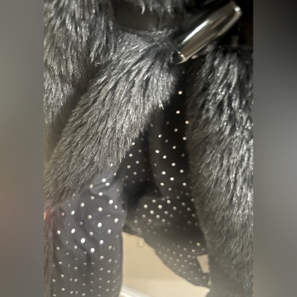 Zara Girls faux black vest with poker dot lining. Kids size 5/6. NWOT - Picture 3 of 5